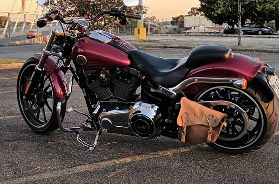 HARLEY-DAVIDSON SOFTAIL BREAKOUT 